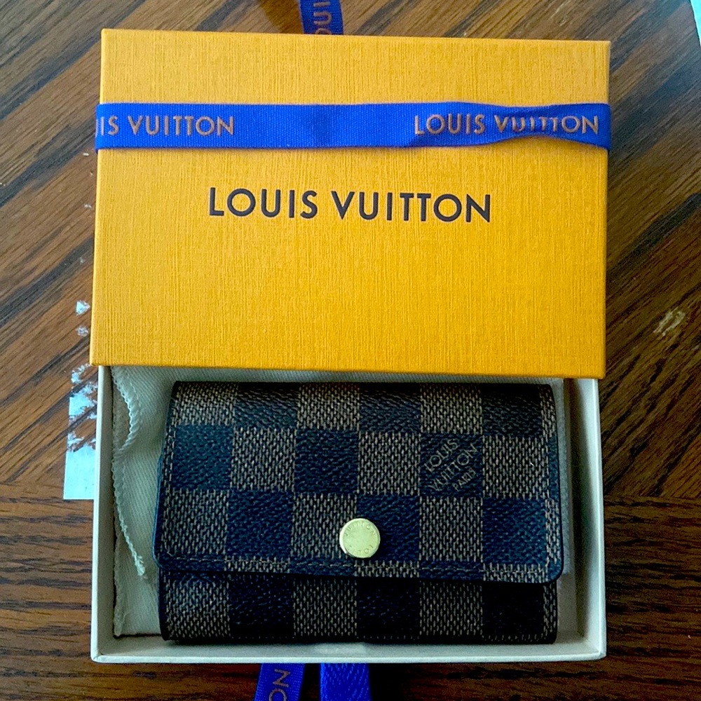 Louis Vuitton 6 key holder